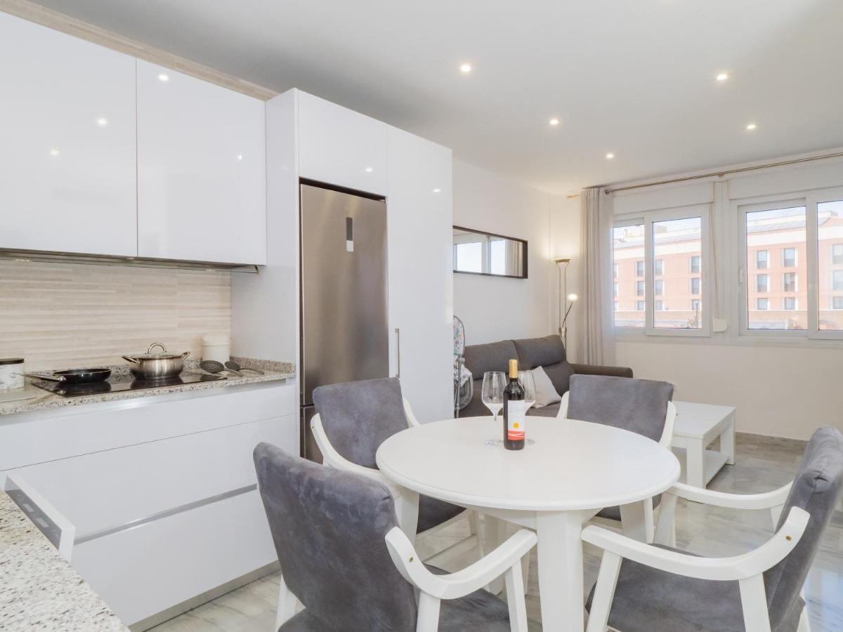 Cubo'S Apartamento Atocha With Optional Parking Malaga Ngoại thất bức ảnh